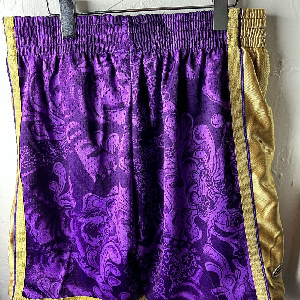 Los Angeles Lakers NBA Mitchell & Ness Purple Gold Mens Shorts Size L - Picture 3 of 6